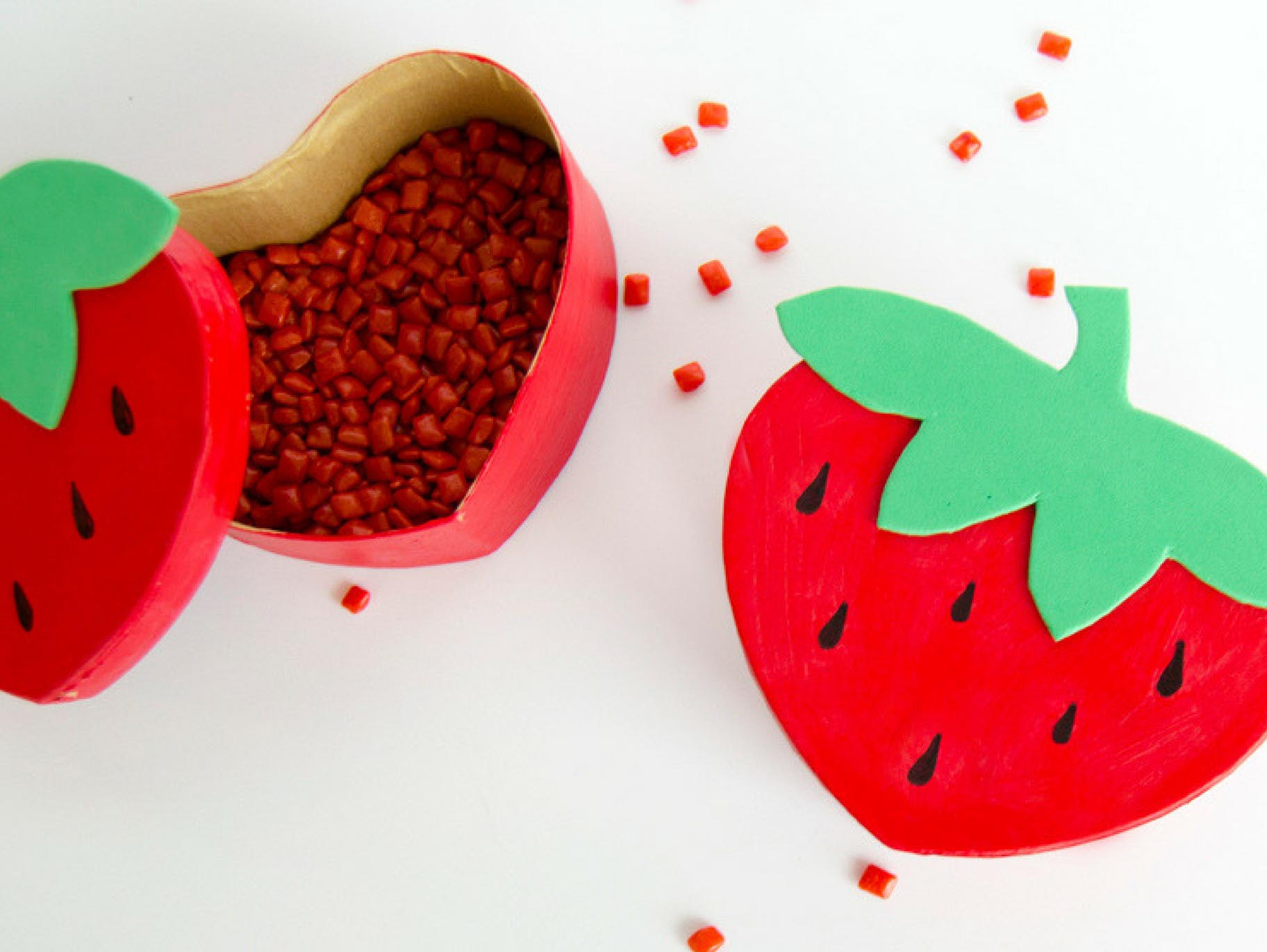 DIY Strawberry Boxes Fun365